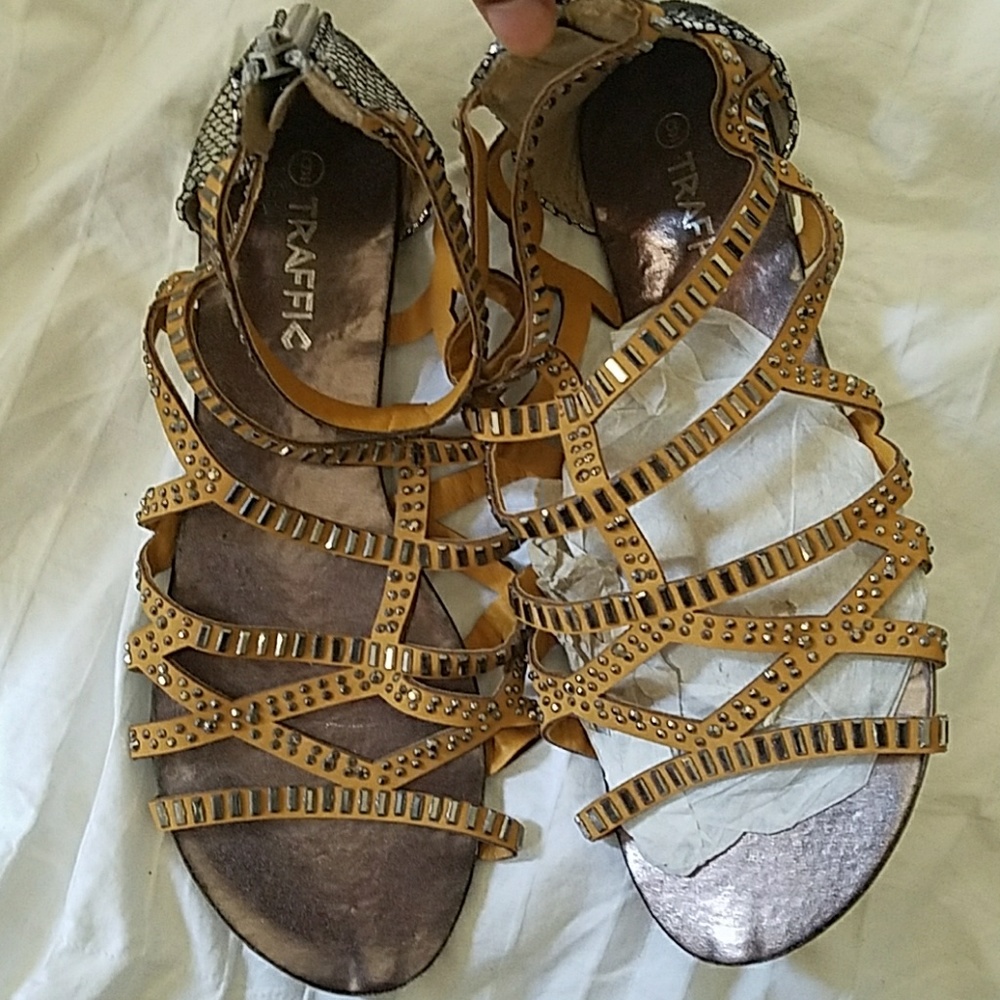 Sandals - Picture 2 of 3